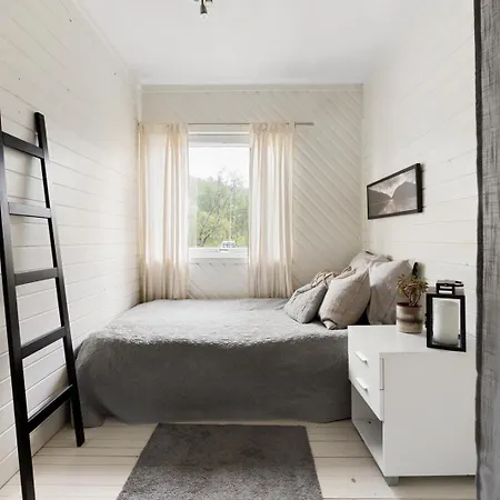 Stort Hus Med Mye Plass I Sentralt I טרומסה